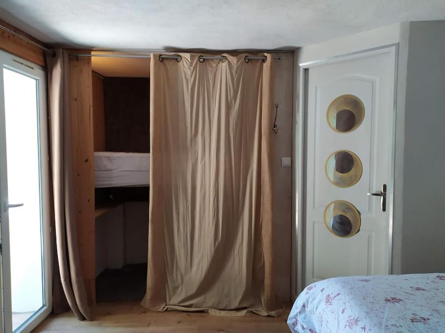 Sous Les Chenes Villa Peypin-d'Aigues Exterior foto
